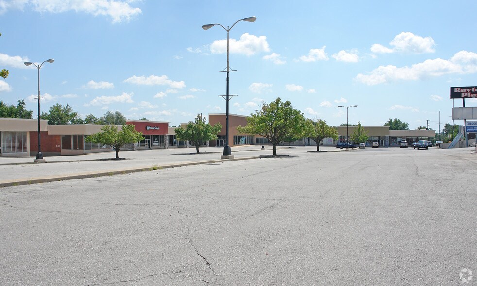 More Photos Of 6215-6249 Blue Ridge Blvd, Raytown General Retail For Lease
