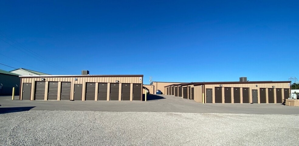 More Photos Of 4888 Baumgartner Rd, Mehlville Warehouse For Lease