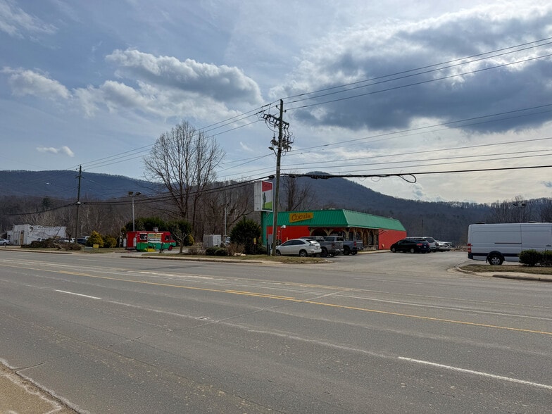 More Photos Of 1297 Tunnel Rd, Asheville Restaurant For Sale