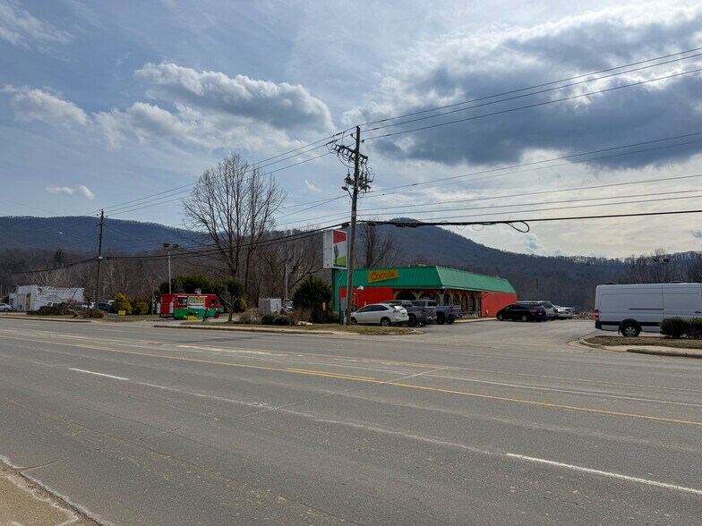 More Photos Of 1297 Tunnel Rd, Asheville Restaurant For Lease