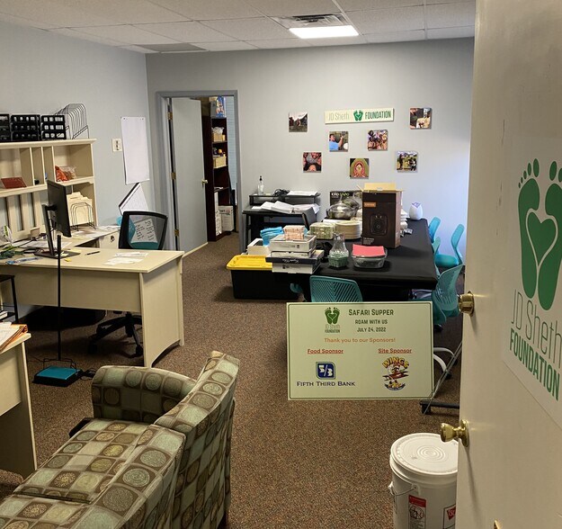 More Photos Of 1523 S Green River Rd, Evansville Office Residential For Lease