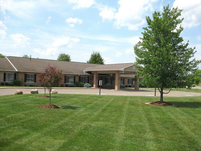 Primary Photo Of 1480 Deerpath Dr, Cambridge Assisted Living For Sale