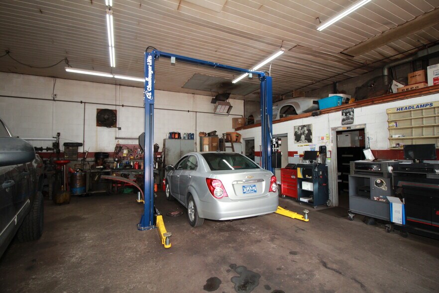 More Photos Of 420 Rodi Rd, Pittsburgh Auto Repair For Sale