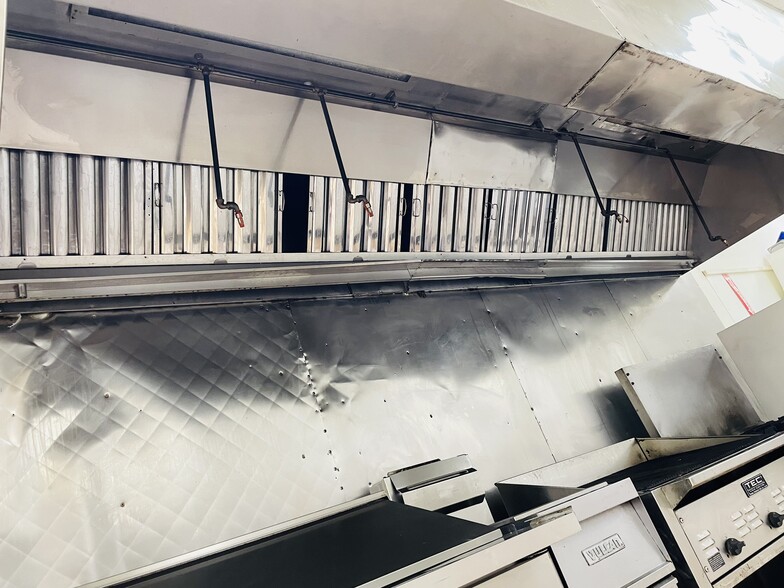 More Photos Of 3435 1/2 W 26th St, Chicago Storefront Retail Office For Lease