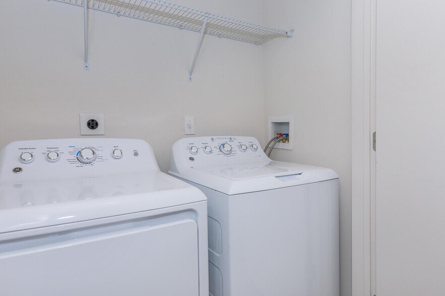 More Photos Of 515 West Ave, Norwalk Unknown For Lease