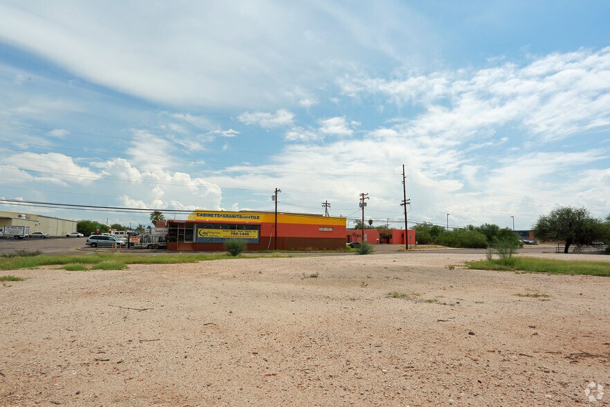 More Photos Of 365 S Kino Pky, Tucson Land For Lease