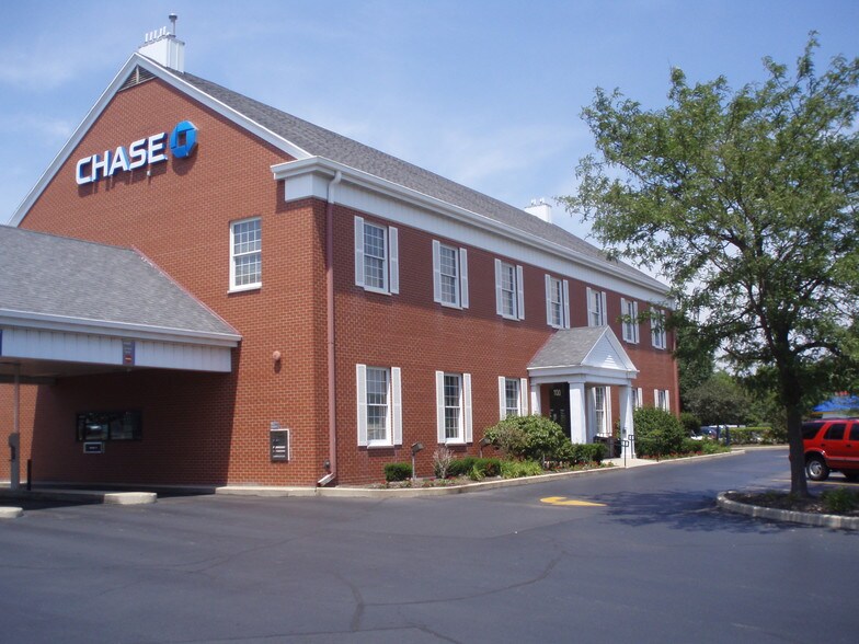 More Photos Of 1130 N McLean Blvd, Elgin Bank For Lease