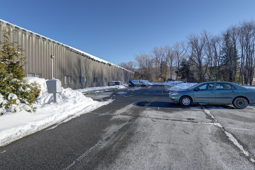 More Photos Of 4 Federico Dr, Pittsfield Office For Sale