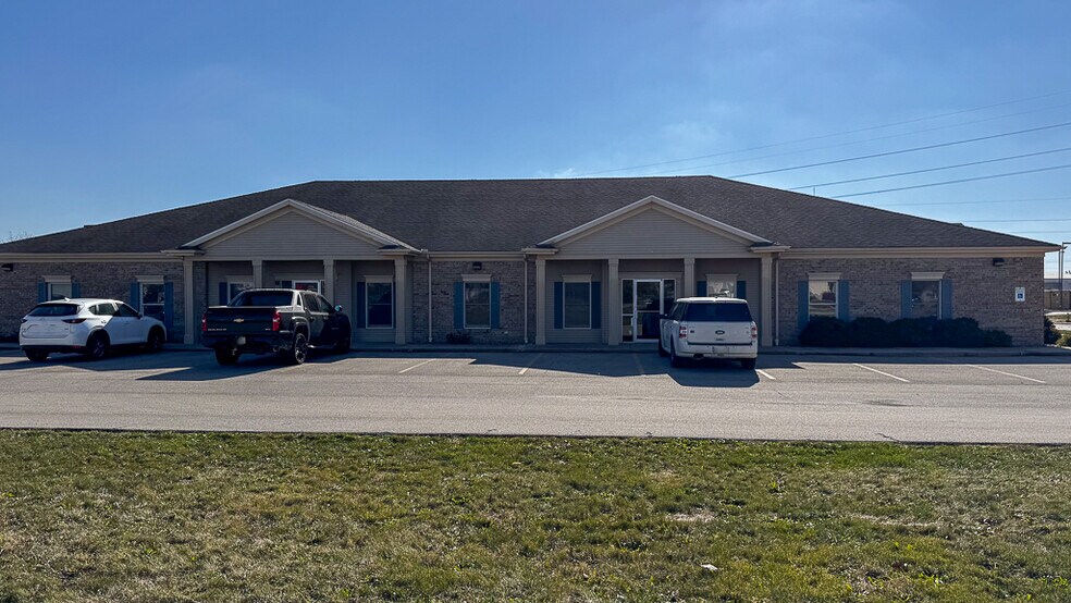 More Photos Of 14 Currency Dr, Bloomington Office For Sale