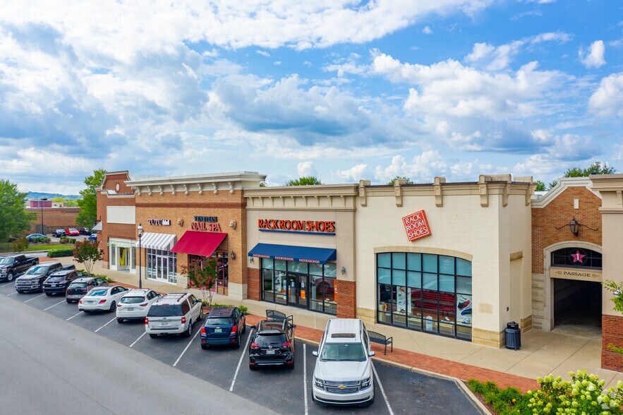 More Photos Of 300 Indian Lake Blvd, Hendersonville Unknown For Lease