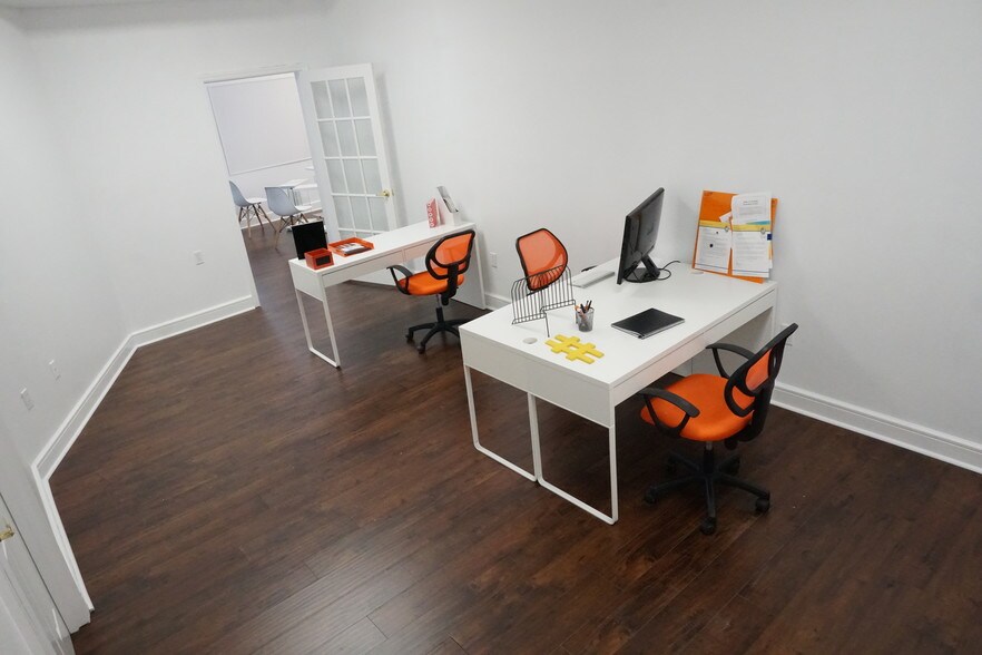 More Photos Of 22 W Monument Ave, Kissimmee Office For Lease