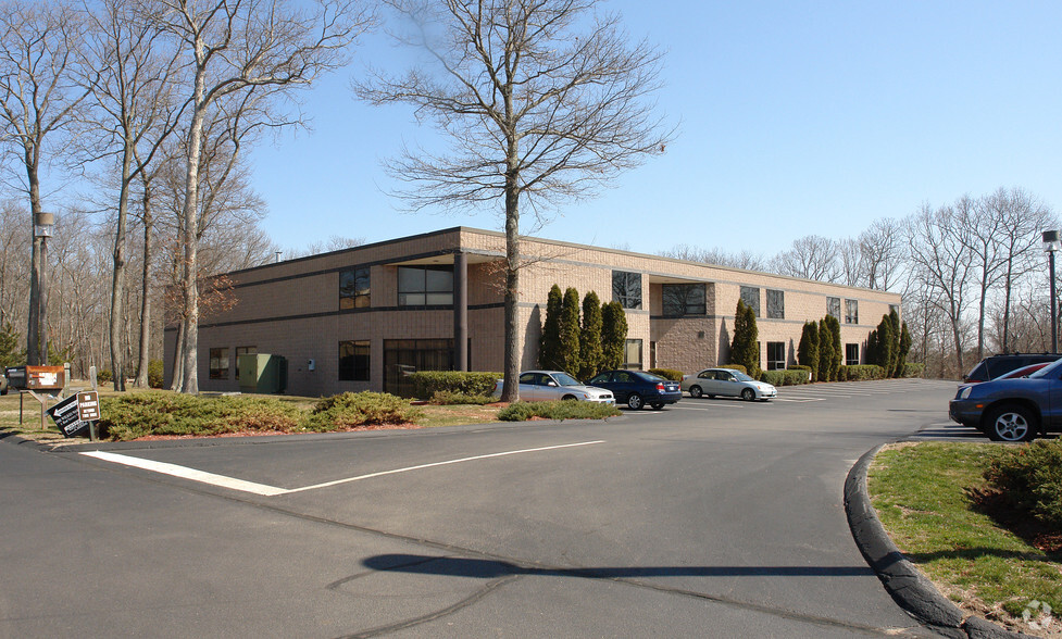 Primary Photo Of 7 Vista Dr, Old Lyme Light Manufacturing For Lease