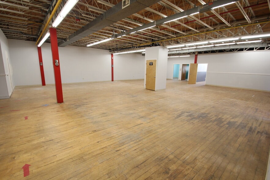 More Photos Of 35 Water St, Amesbury Research And Development For Lease