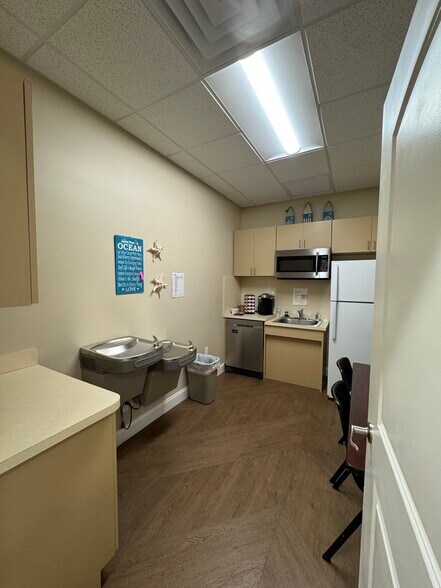 More Photos Of 3845 W Eau Gallie Blvd, Melbourne Office For Sale