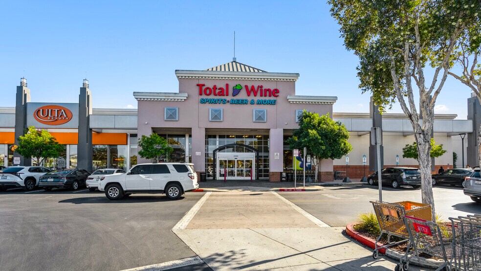 More Photos Of 2290-3020 Bridgepointe Pky, San Mateo General Retail For Lease