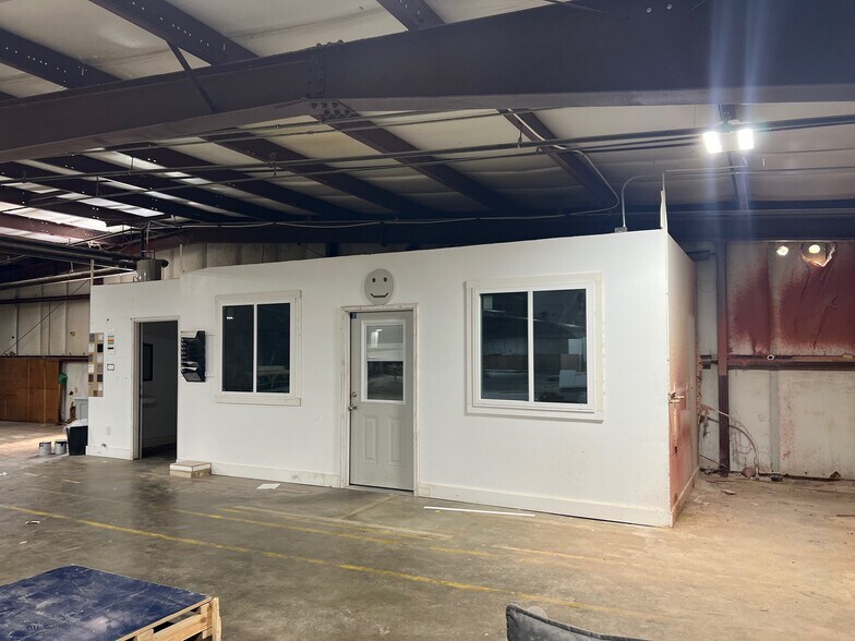 More Photos Of 1440 N Fifth St, Madison Warehouse For Lease