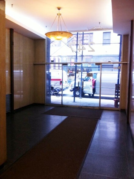 More Photos Of 247 W 38th St, New York Office For Lease