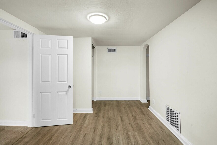 More Photos Of 101 Pennsylvania Ave, Binghamton Apartments For Sale