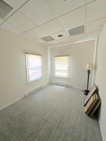 More Photos Of 230 Lafayette Rd, Portsmouth Office For Sale