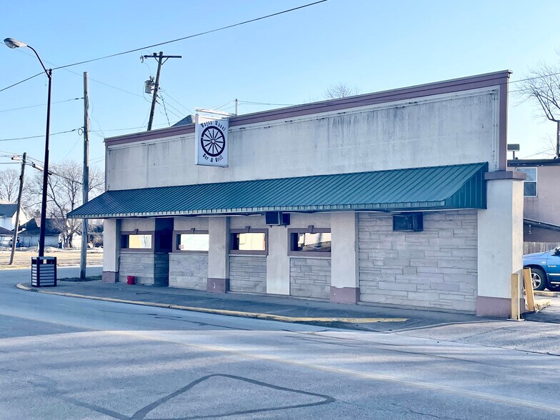 Primary Photo Of 1145 Lafayette Ave, Terre Haute Restaurant For Sale