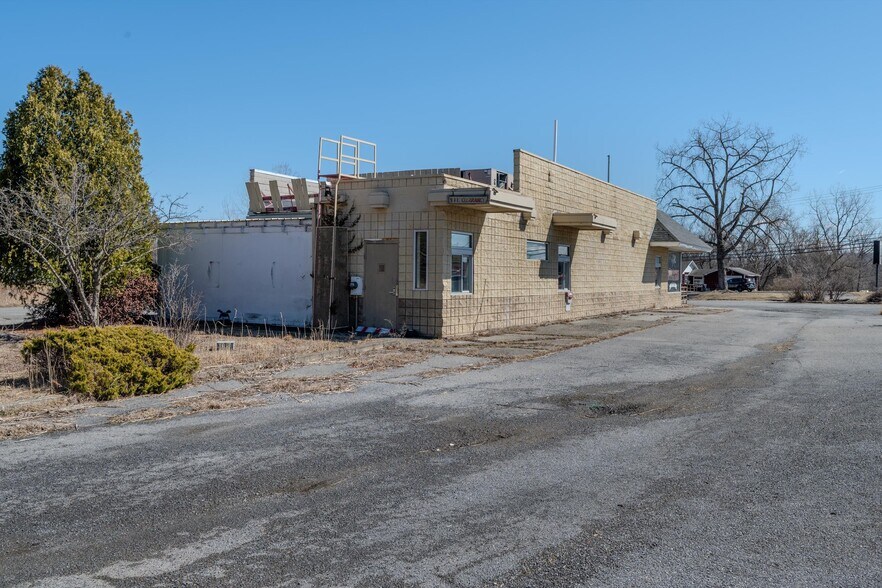 More Photos Of 270 Broadway, Whitehall Freestanding For Sale