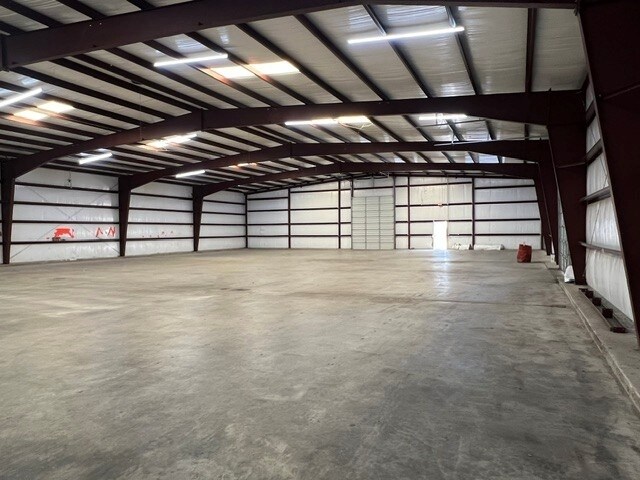 More Photos Of 1001 Bryan, Bryan Warehouse For Lease