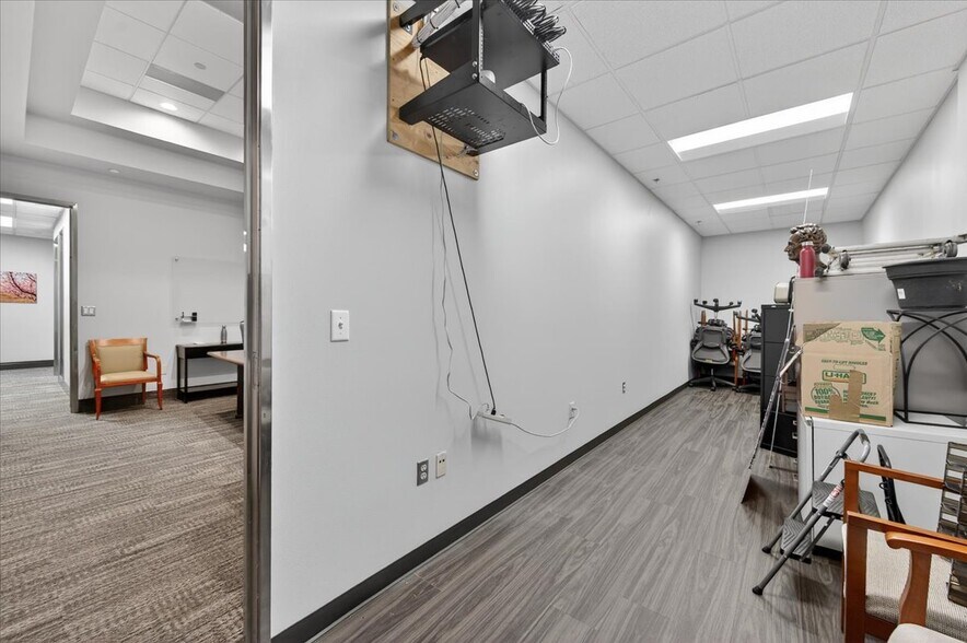 More Photos Of 7060 N Fresno St, Fresno Office For Lease
