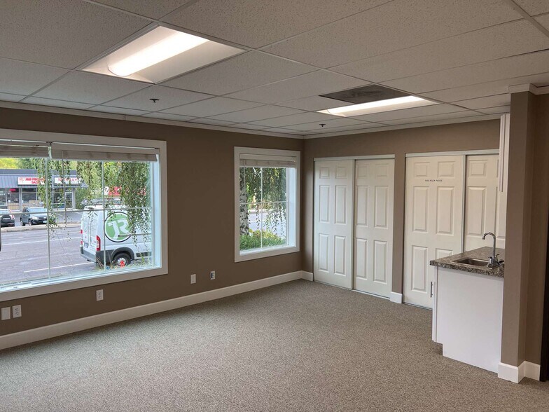 More Photos Of 9570 SW Beaverton Hillsdale Hwy, Beaverton Office For Sale