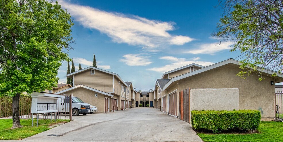 Primary Photo Of 11314 La Mirada Blvd, Whittier Apartments For Sale