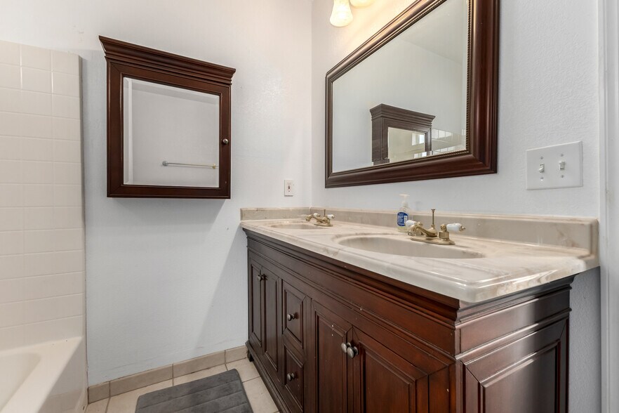 More Photos Of 50150 W Julie Ln, Maricopa Warehouse For Sale