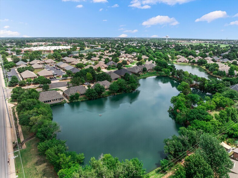 More Photos Of 2224 Bridgeview Blvd, Edmond Office For Sale