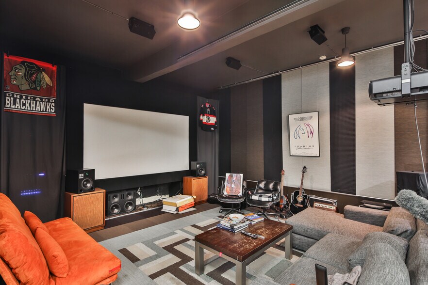 More Photos Of 4360 W Sunset Blvd, Los Angeles Storefront Retail Office For Sale