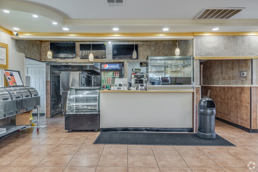 More Photos Of 7830 N 19th Ave, Phoenix Restaurant For Sale