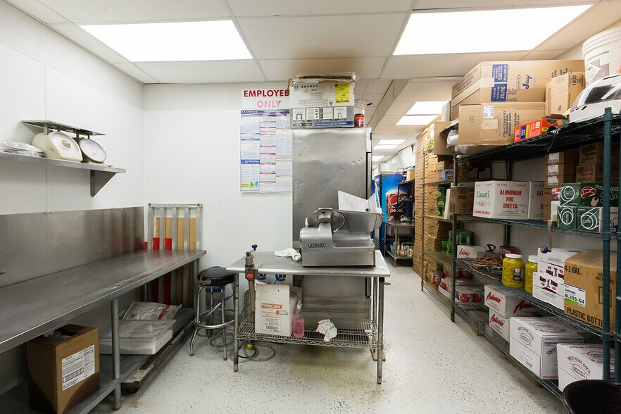 More Photos Of 1140 Kermit St, Plainview Restaurant For Sale