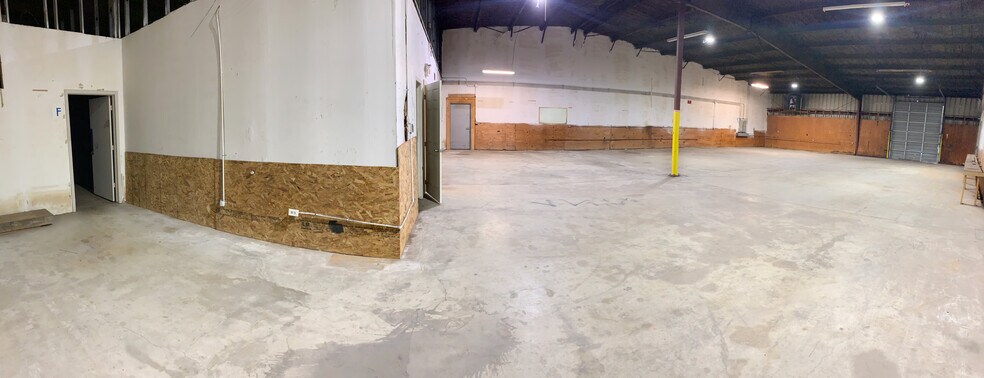 More Photos Of 8910 Lawndale St, Houston Unknown For Lease