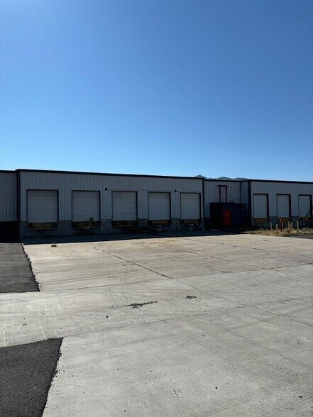 More Photos Of 225 S Lodestone Way, Tooele Warehouse For Lease