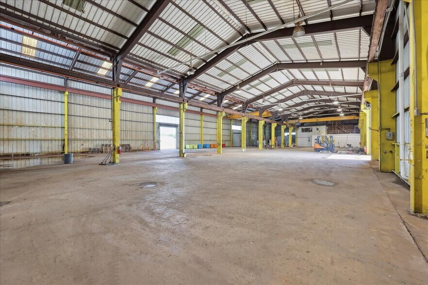 More Photos Of 695 Pinchback Rd, Beaumont Warehouse For Sale