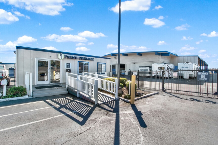 Primary Photo Of 185 N Pacific St, San Marcos Self Storage For Lease