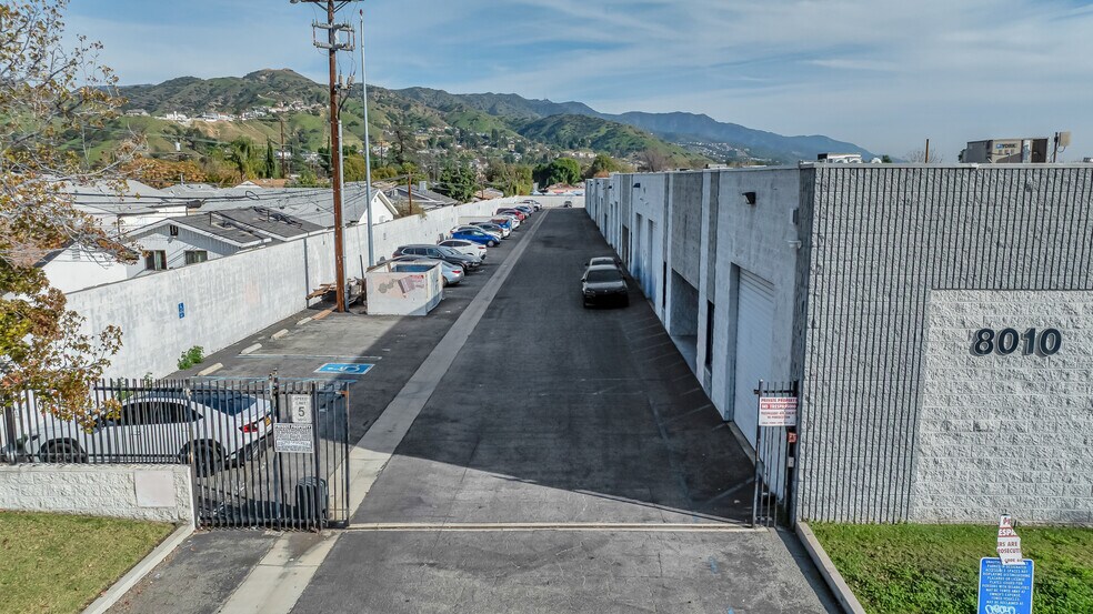 Primary Photo Of 8010 Wheatland Ave, Sun Valley Manufacturing For Sale