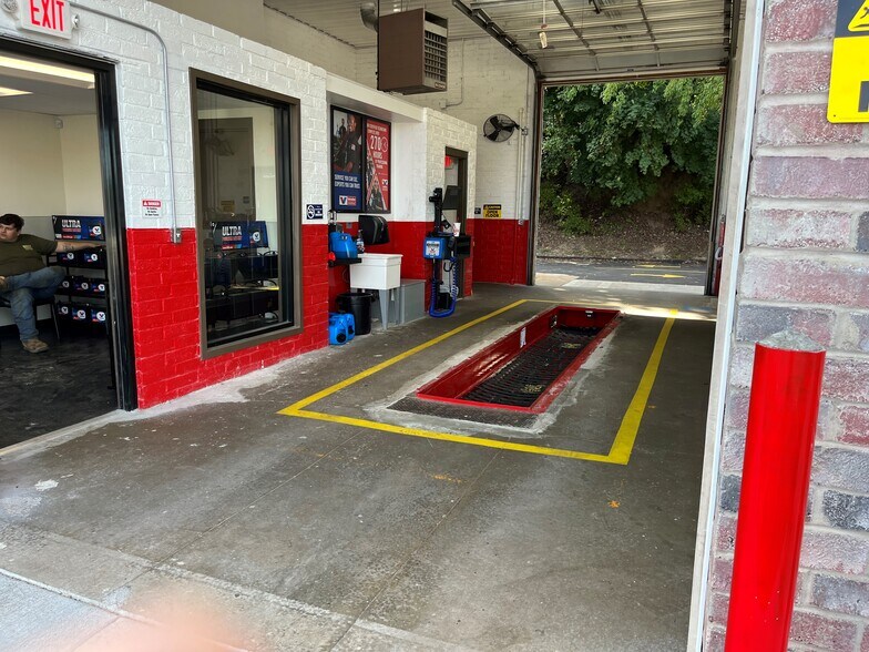 Primary Photo Of 698 S Pike Rd, Sarver Storefront Retail Office For Sale