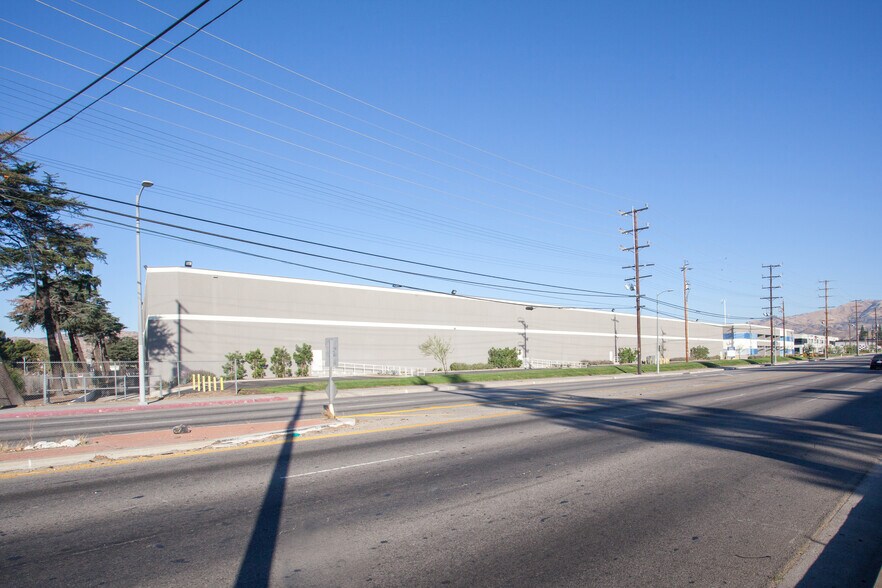 More Photos Of 9401 De Soto Ave, Chatsworth Warehouse For Sale