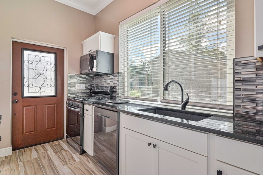 More Photos Of 4240 Ellis Rd, Fort Myers Apartments For Sale