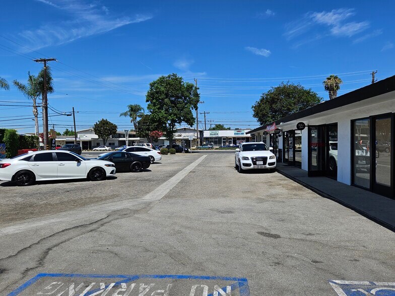 More Photos Of 12040 Paramount Blvd, Downey Storefront Retail Office For Sale