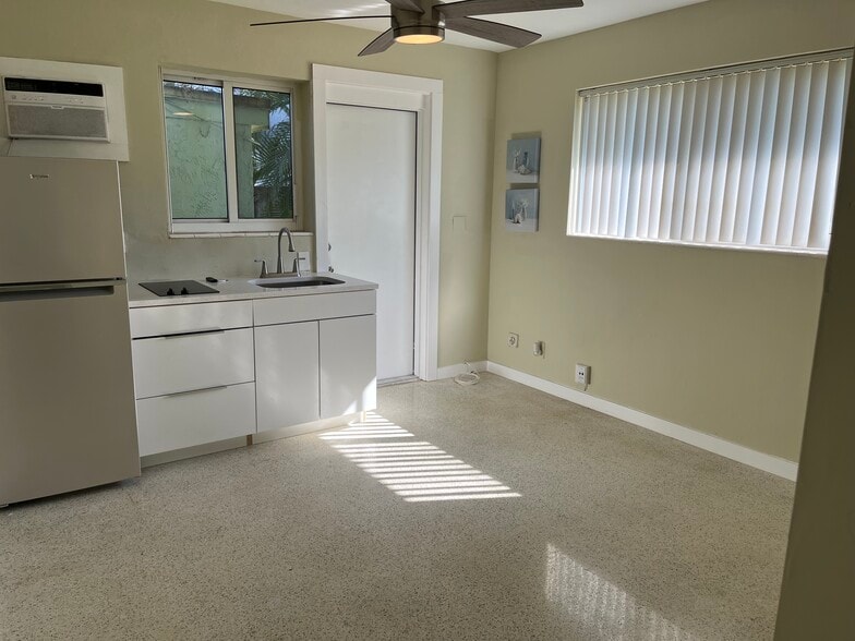 More Photos Of 1100 NE 18th Ct, Fort Lauderdale Apartments For Sale