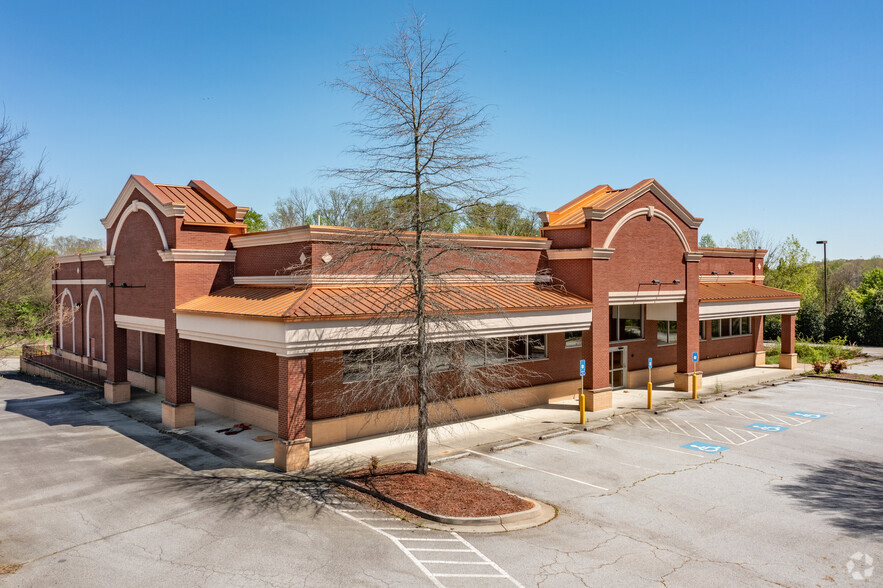 Primary Photo Of 1770 Eatonton Rd, Madison Drugstore For Lease