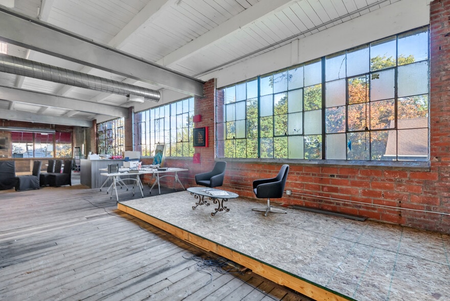 More Photos Of 2032 W 105th St, Cleveland Warehouse For Sale