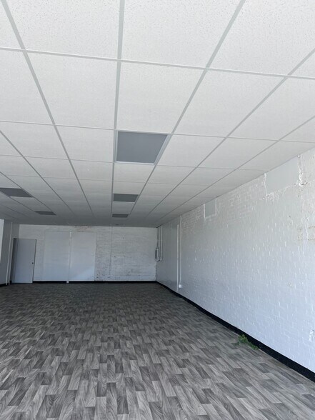 More Photos Of 1005 E Main St, Nacogdoches Storefront Retail Office For Sale