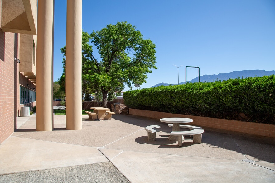 More Photos Of 7471 Pan American Fwy NE, Albuquerque Office For Lease