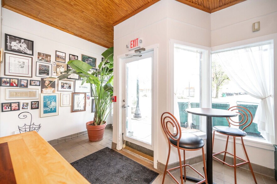 More Photos Of 2015 Madison rd, Cincinnati Storefront Retail Residential For Lease