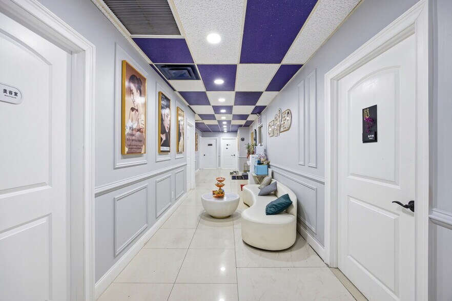 More Photos Of 136-21 41st Ave, Flushing Storefront Retail Office For Sale